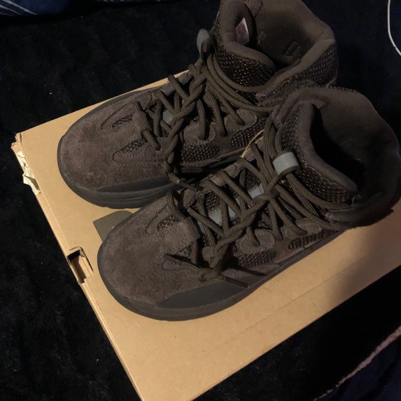 Yeezy Desert boots Only Tried on never worn main image 2